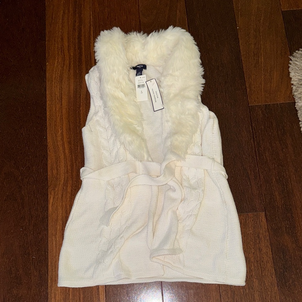Girls gap sweater vest Cozy Faux Fur Collar Cable Knit Vest - Cream size xl (12)